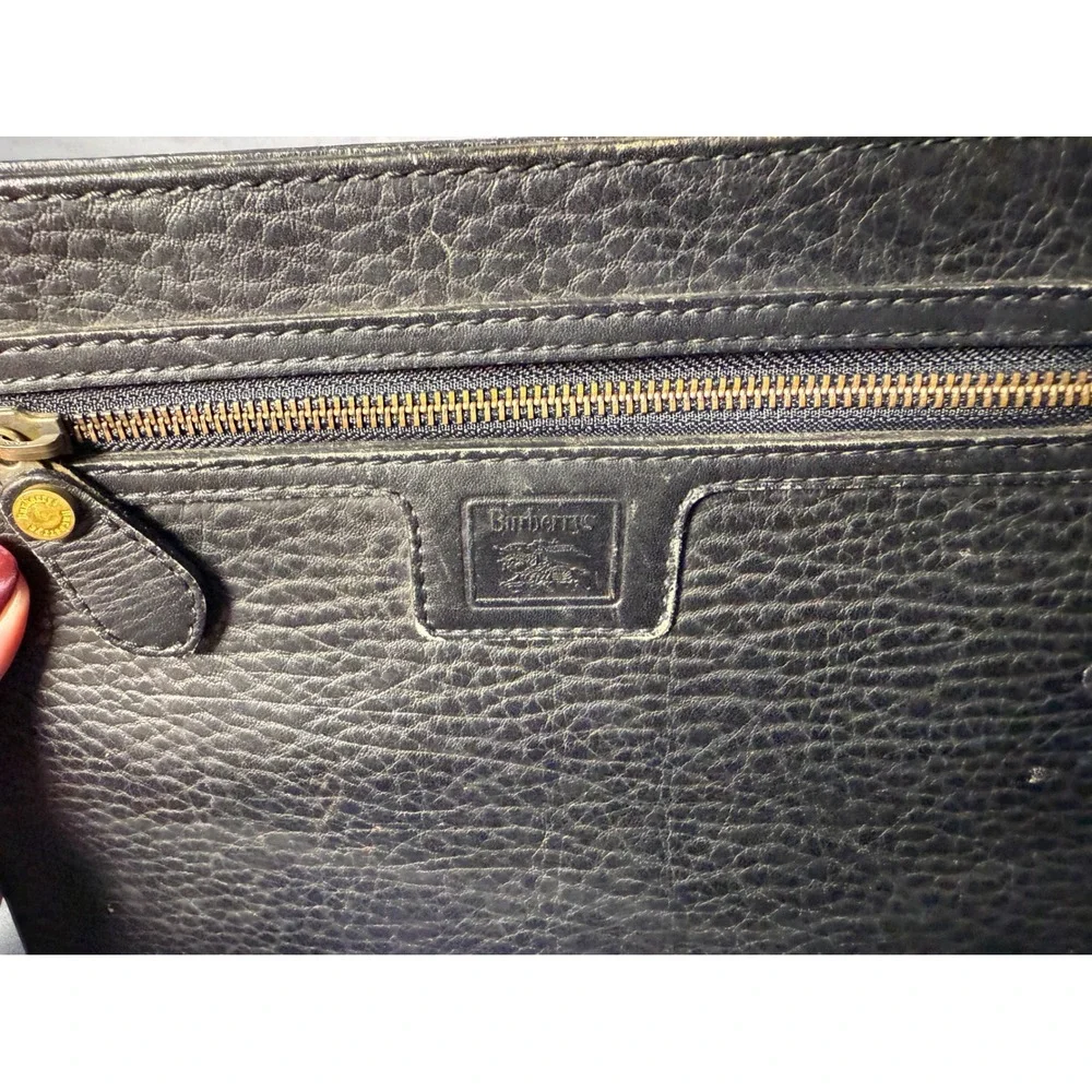 Burberrys Black Leather Clutch Bag‎ Wristlet Pouch Zippered Front Pocket Vintage